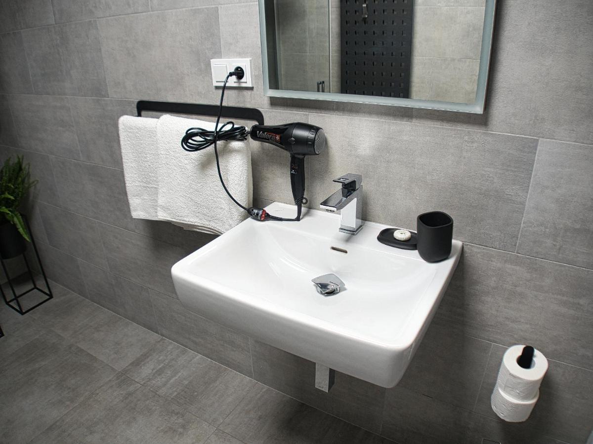 Wellness Gallery Apartments Либерц Экстерьер фото